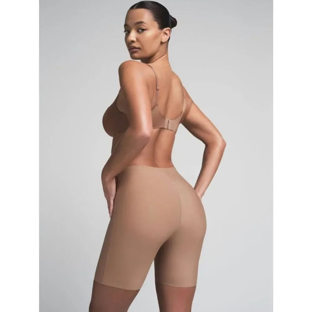 SKIMS BODY BUTT ENHANCING PADDED SHORT